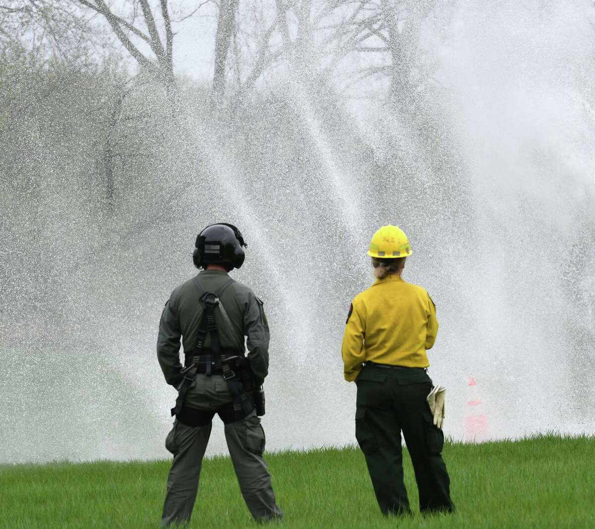 Photos Helicopter waterbucket training in Colonie