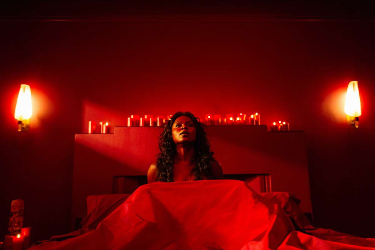 One of the most shocking sequences of ‘American Gods’ features the succubus-like Bilquis (Yetide Badaki) in her red-hot passion lair.
