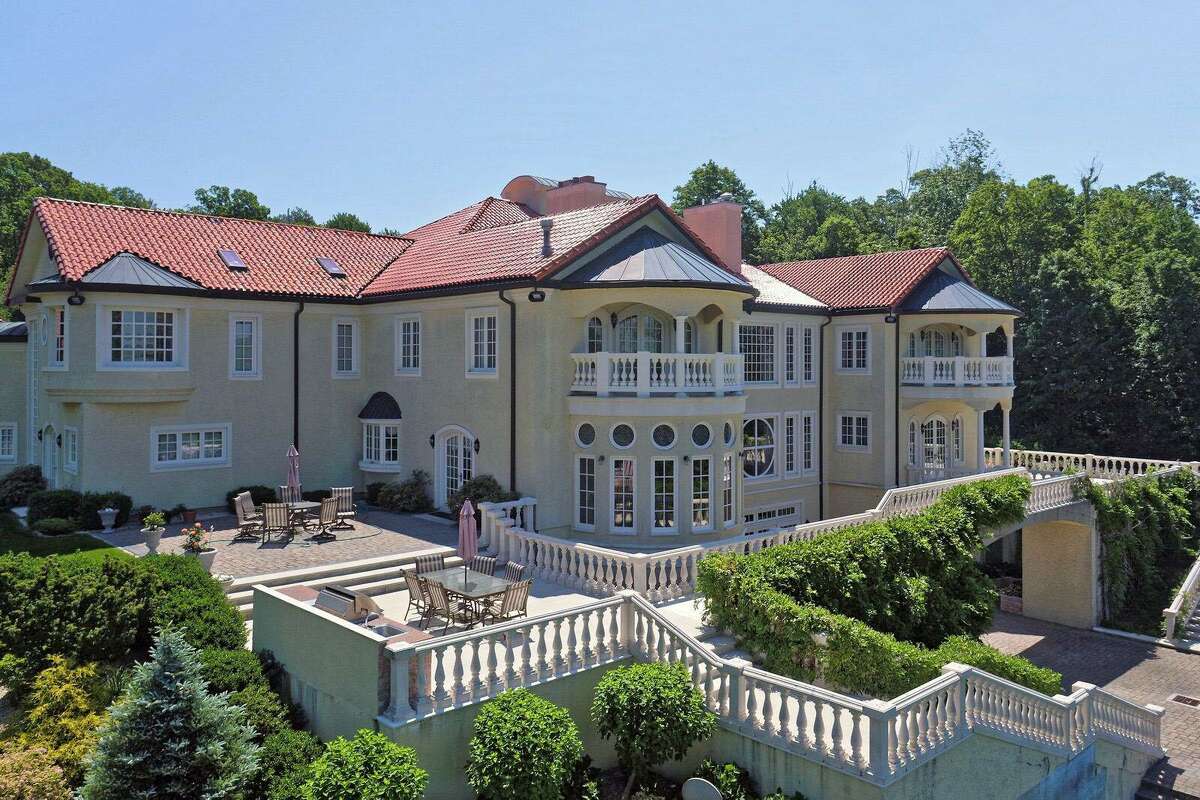 Oxford house has Mediterranean style, but no Jeter