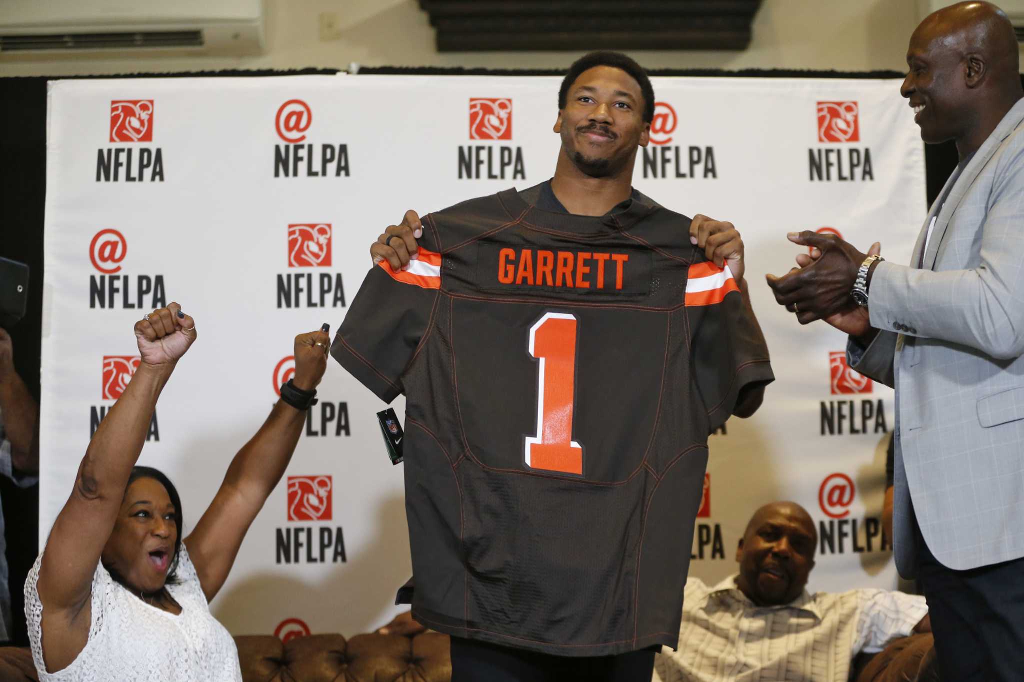 WATCH: Former Texas A&M stars Myles Garrett and Von Miller