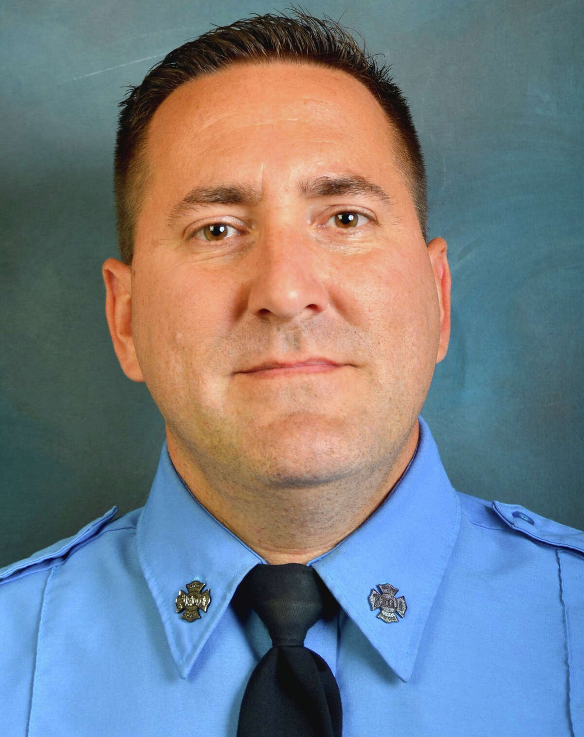 funeral-held-for-nyc-firefighter-killed-in-fall