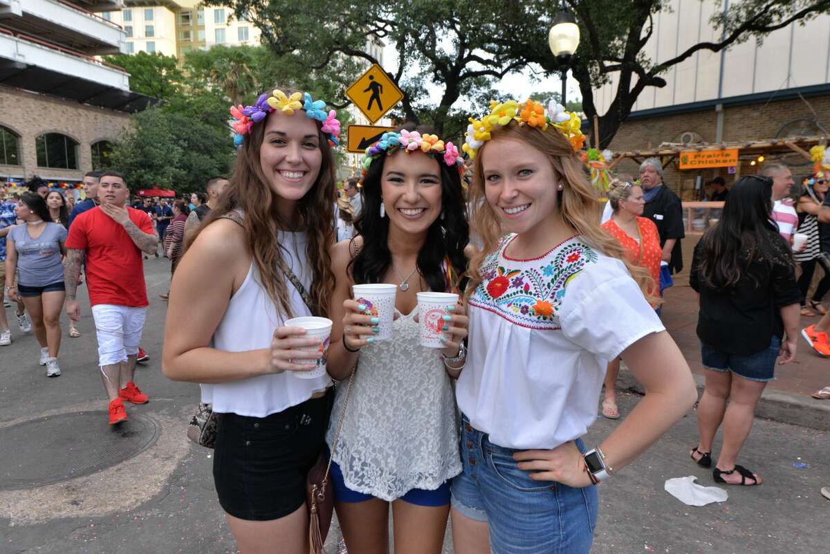 Photos College night riles up NIOSA 2017