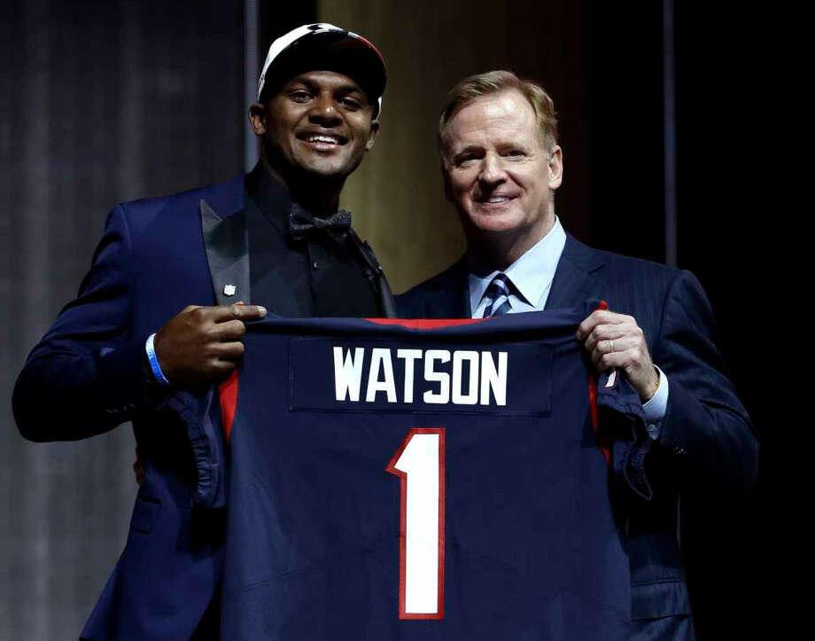 deshaun watson gives jersey deshaun watson gives jersey
