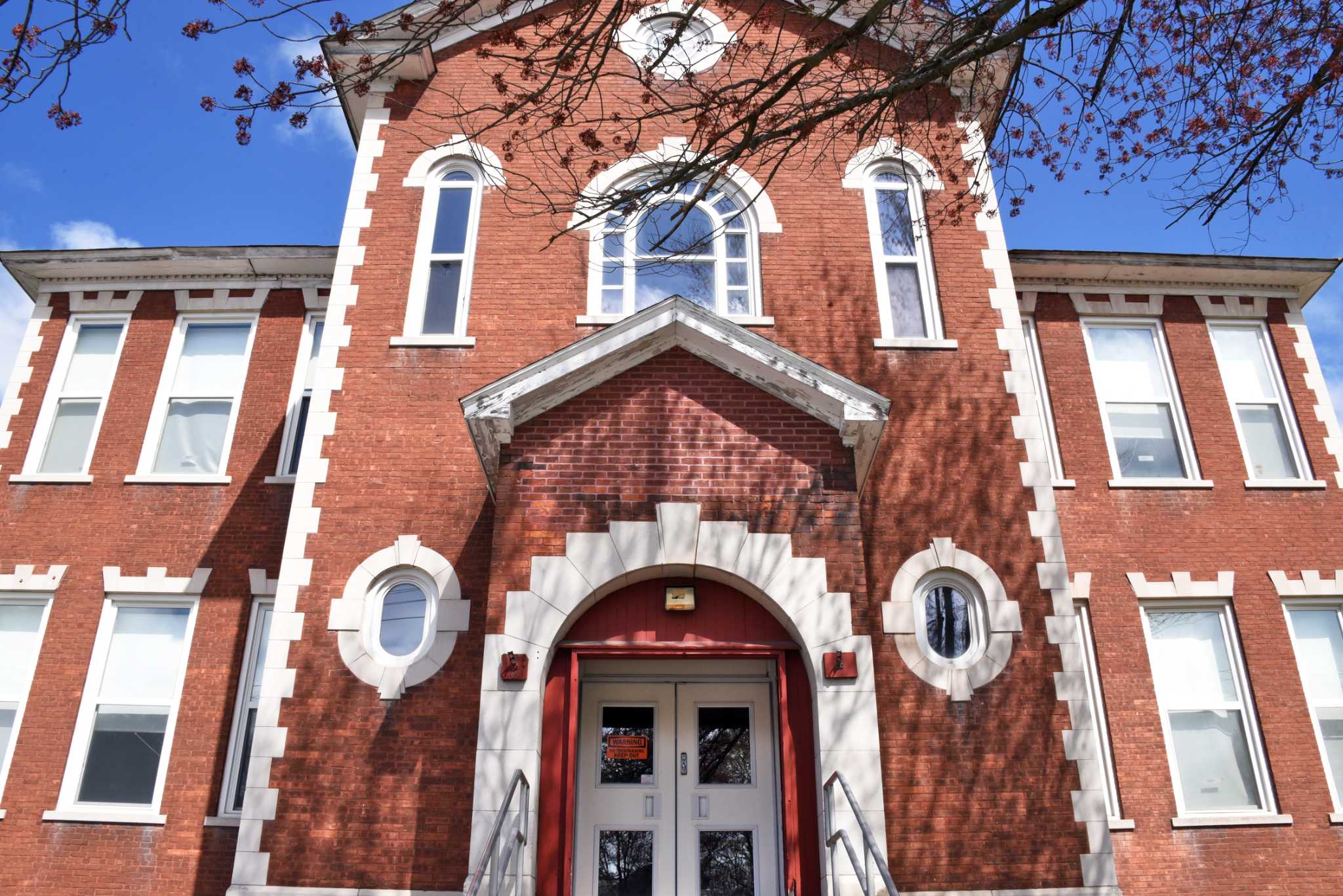 Corinth S Historic Main Street School Still Empty