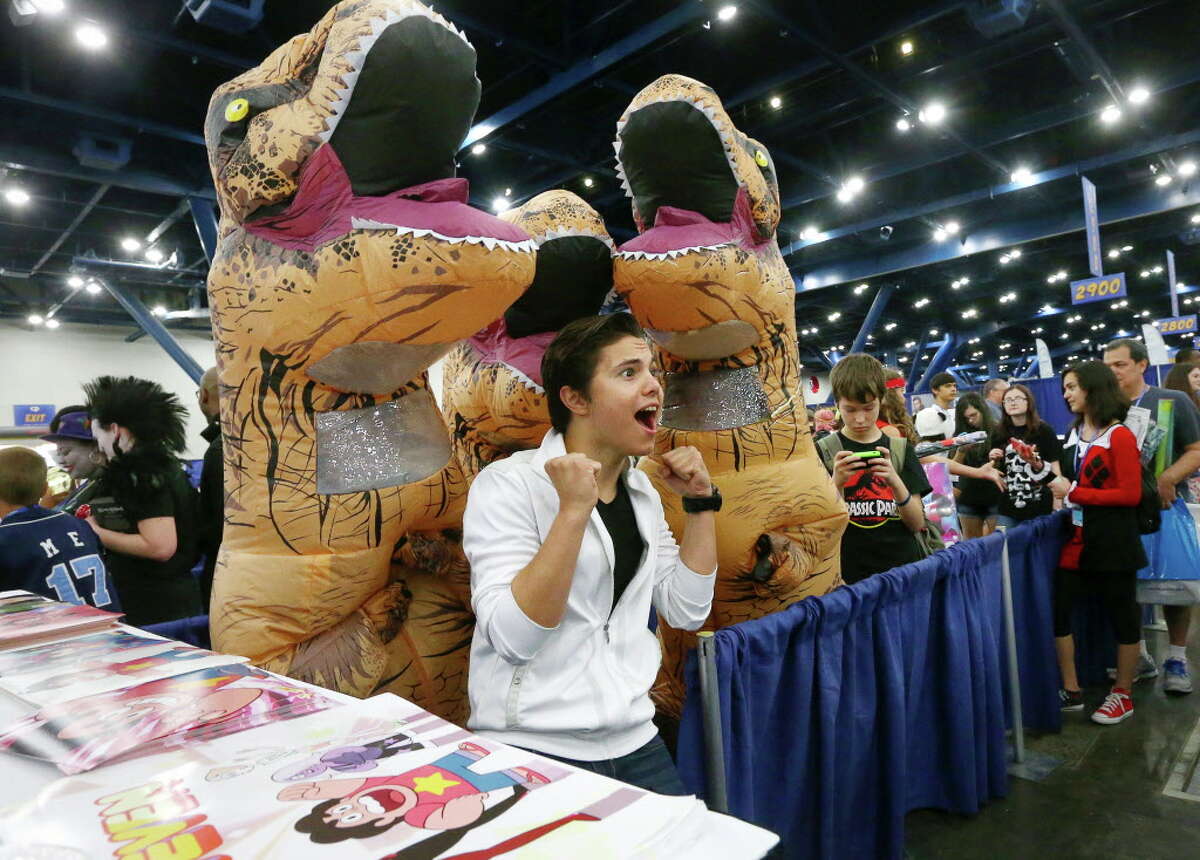 Zach Callison poses for a photo with fans at Comicpalooza, at the George R. Brown Convention Center, Saturday, June 18, 2016, in Houston. ( Jon Shapley / Houston Chronicle )