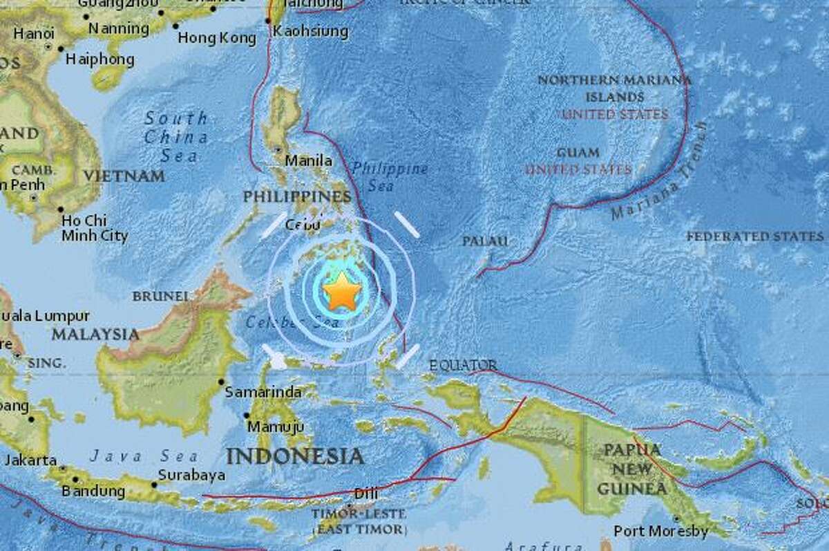 Magnitude 7 2 Earthquake Strikes South Of Davao Philippines