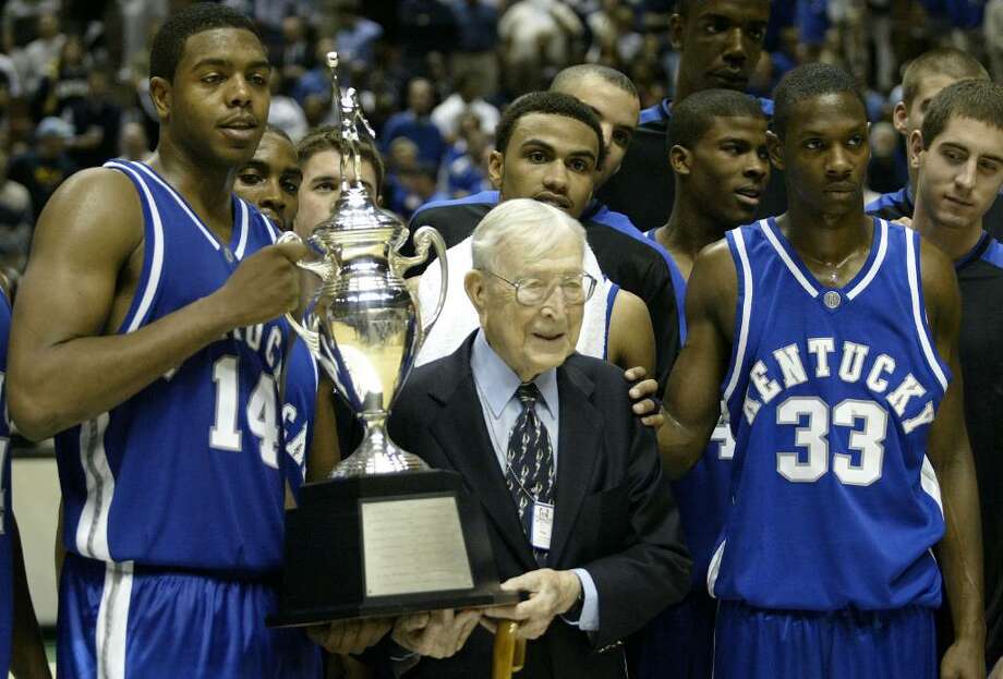 Slideshow UCLA legend John Wooden dies Connecticut Post