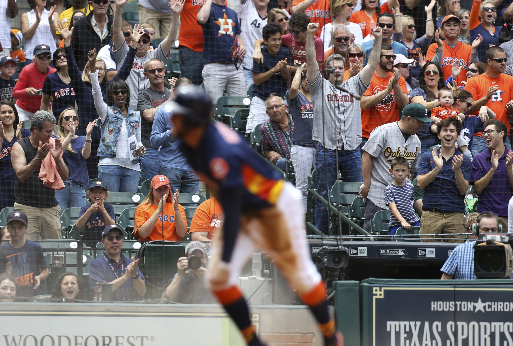 Is Astros foul ball guy allowed on the bandwagon?