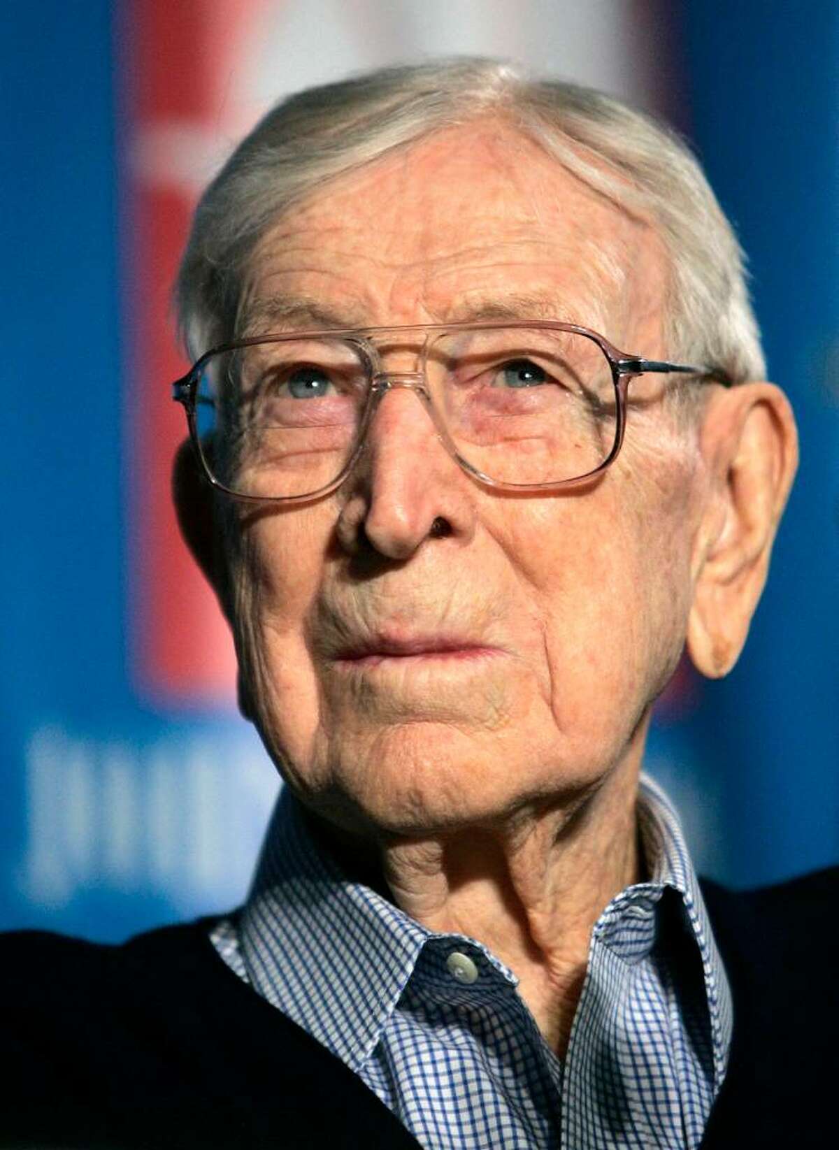 Former UCLA basketball coach John Wooden dies
