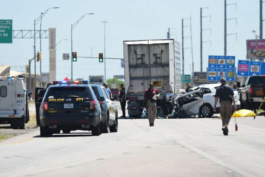 Woman killed in crash with 18-wheeler on I-35 access road - San Antonio ...