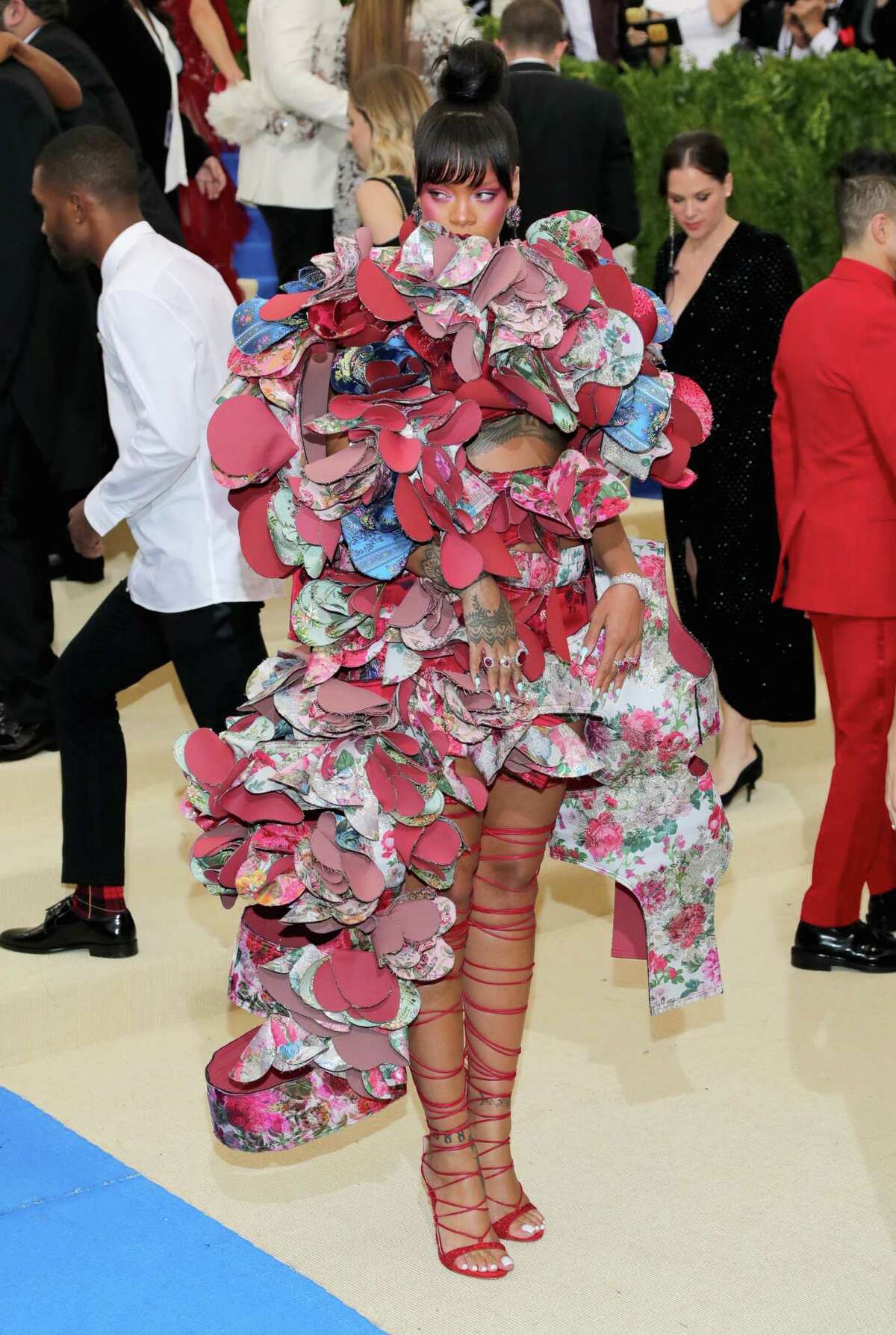WHAT IS IT?: Rihanna ... A dress or confetti?