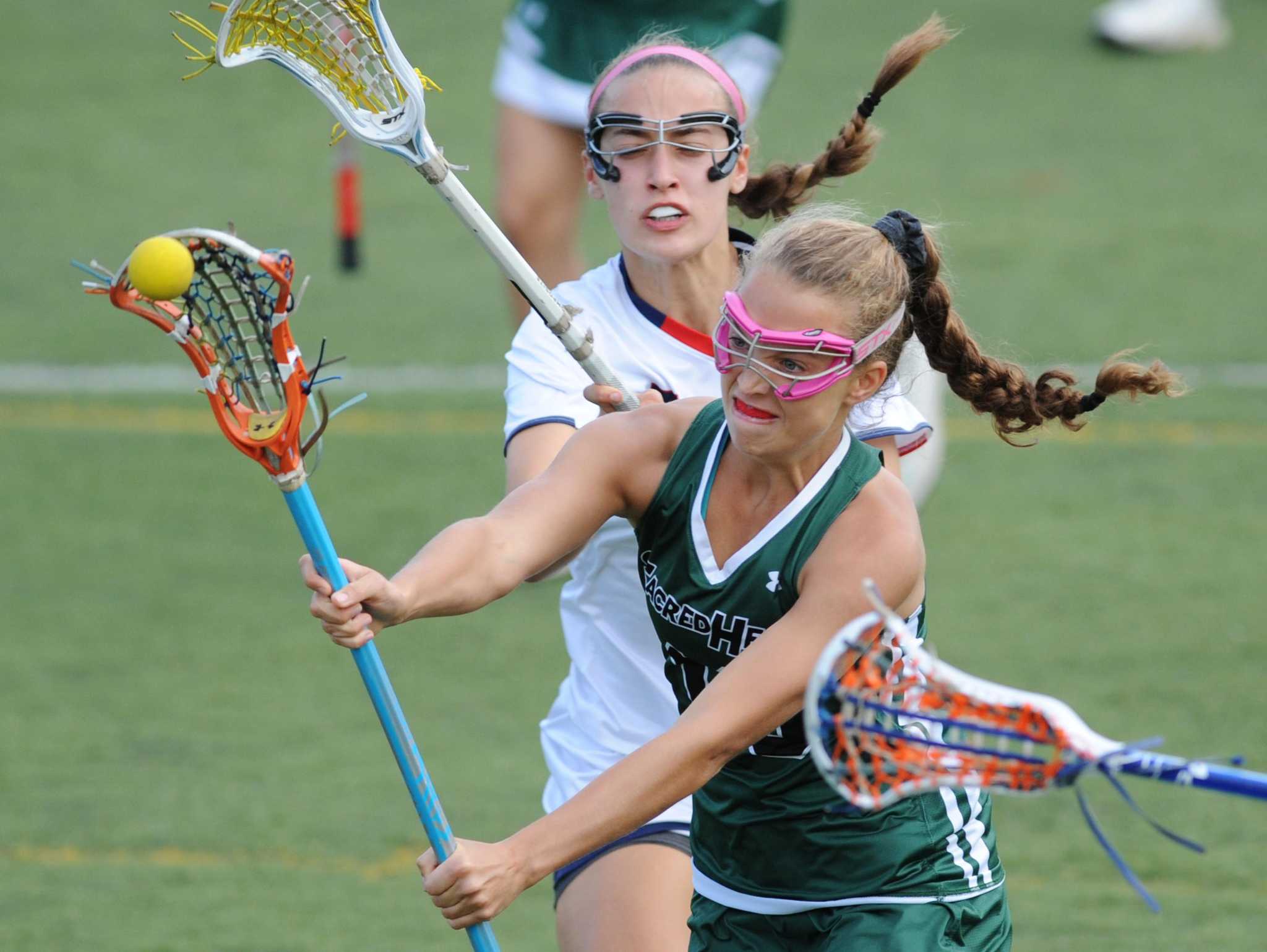 Sacred Heart lacrosse team pulls away from Greens Farms