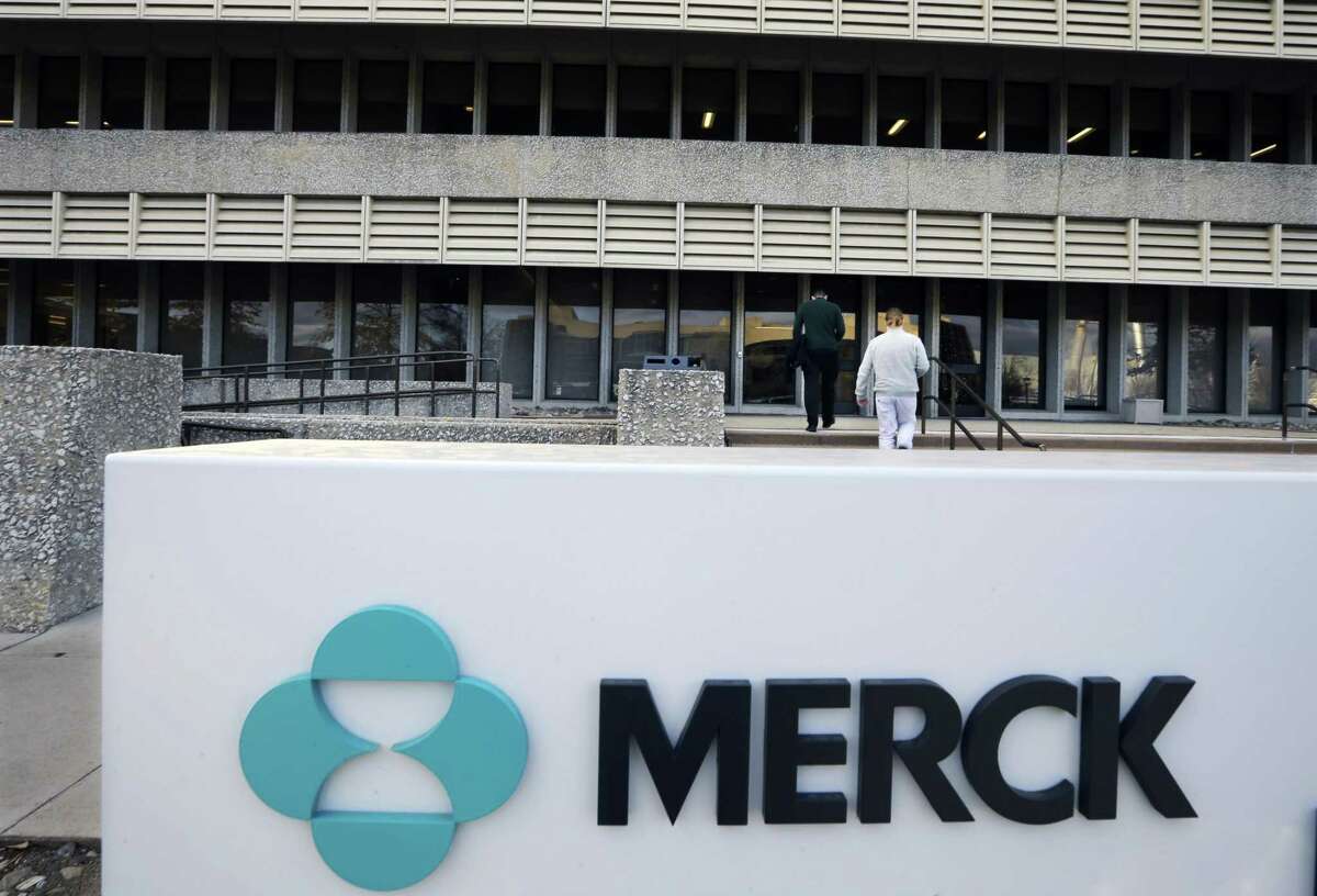Merck reported net income of $1.55 billion, or 56 cents per share, up from $1.13 billion, or 40 cents per share, a year earlier. The drugmaker posted revenue of $9.43 billion, also topping Street forecasts for $9.29 billion.
