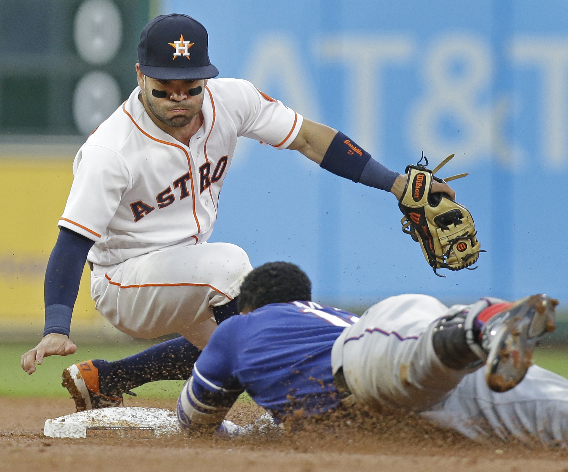 Marwin Gonzalez points to 'Houston Strong' patch after tying HR