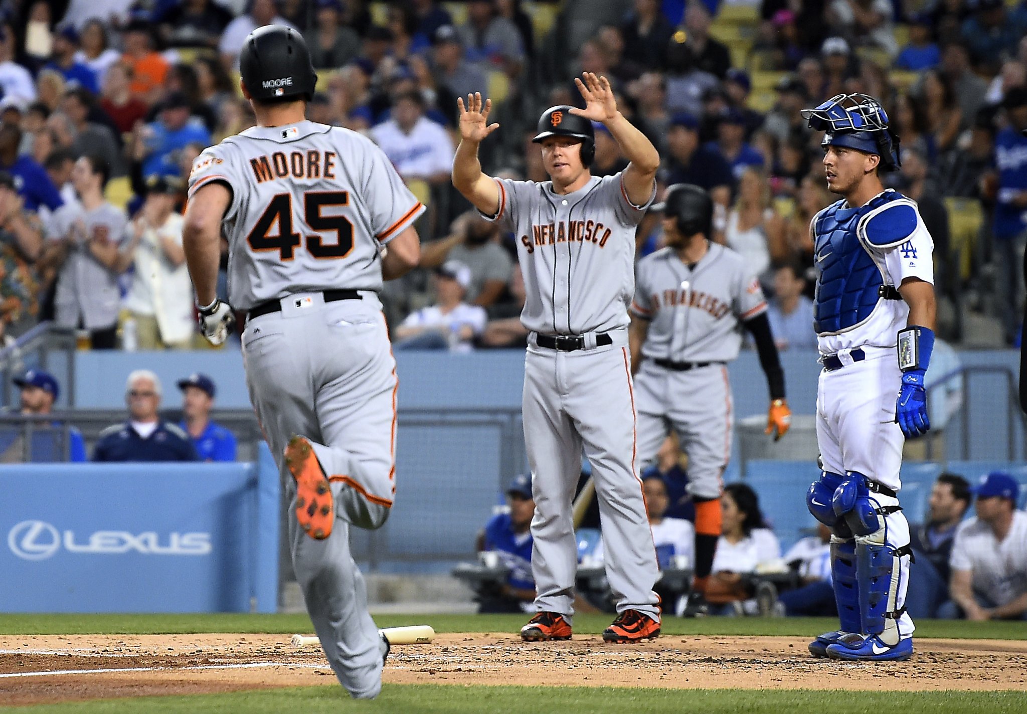 Giants fan becomes instant legend by trolling Dodgers on live TV - SFGate