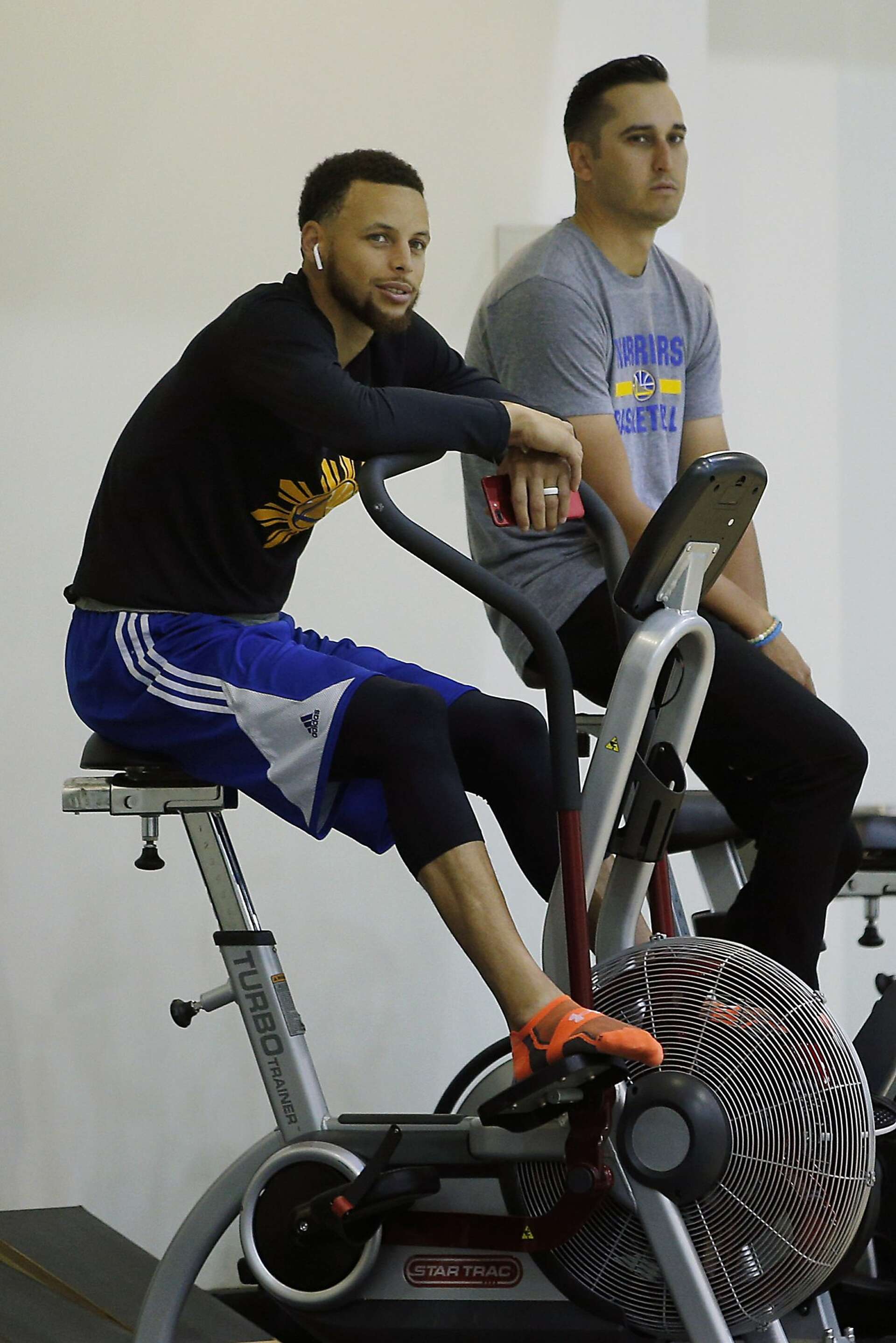 stephen-curry-misses-practice-expected-to-play-in-game-2