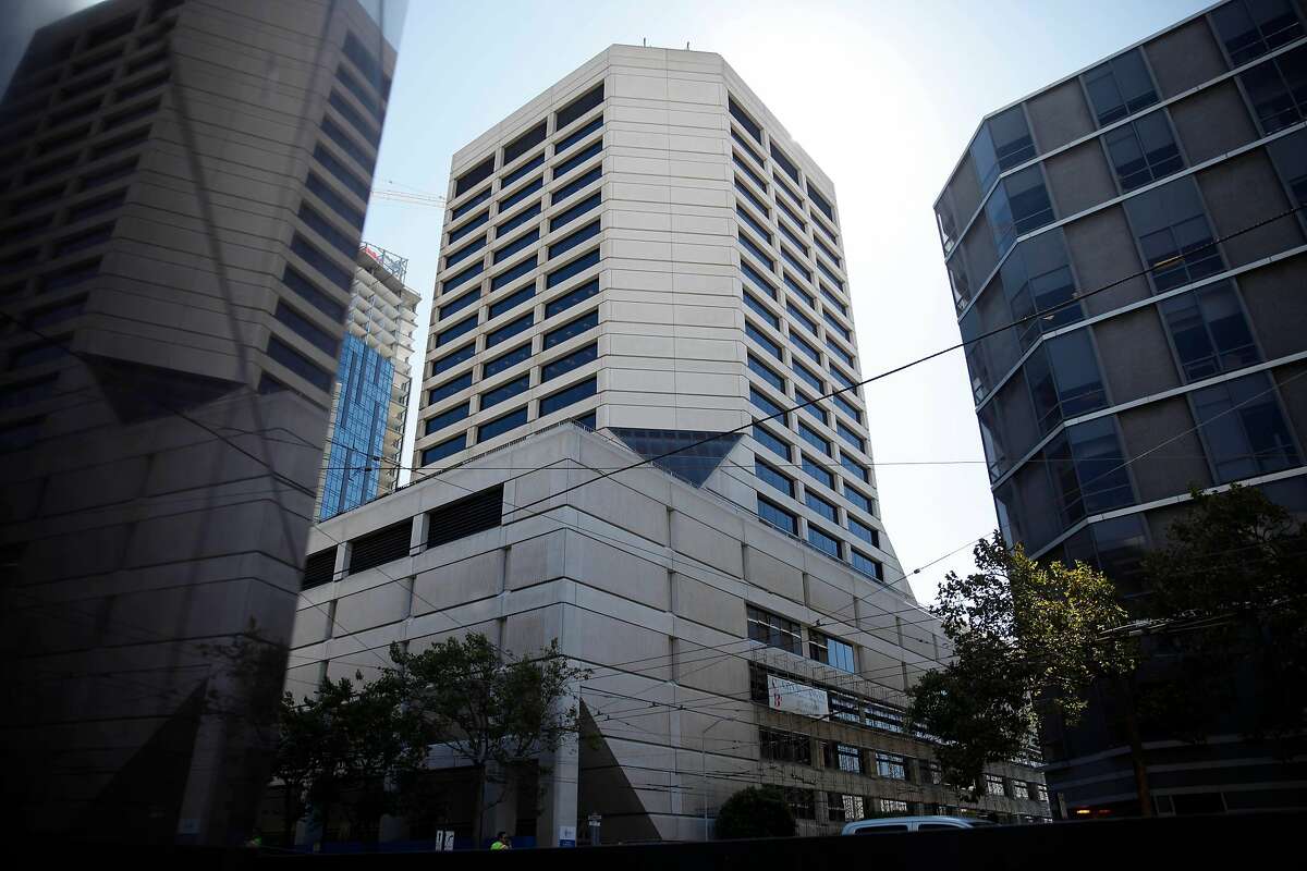 外部的市场街1455号新广场总部将位于周三见,8月14日2013年在旧金山,加州。