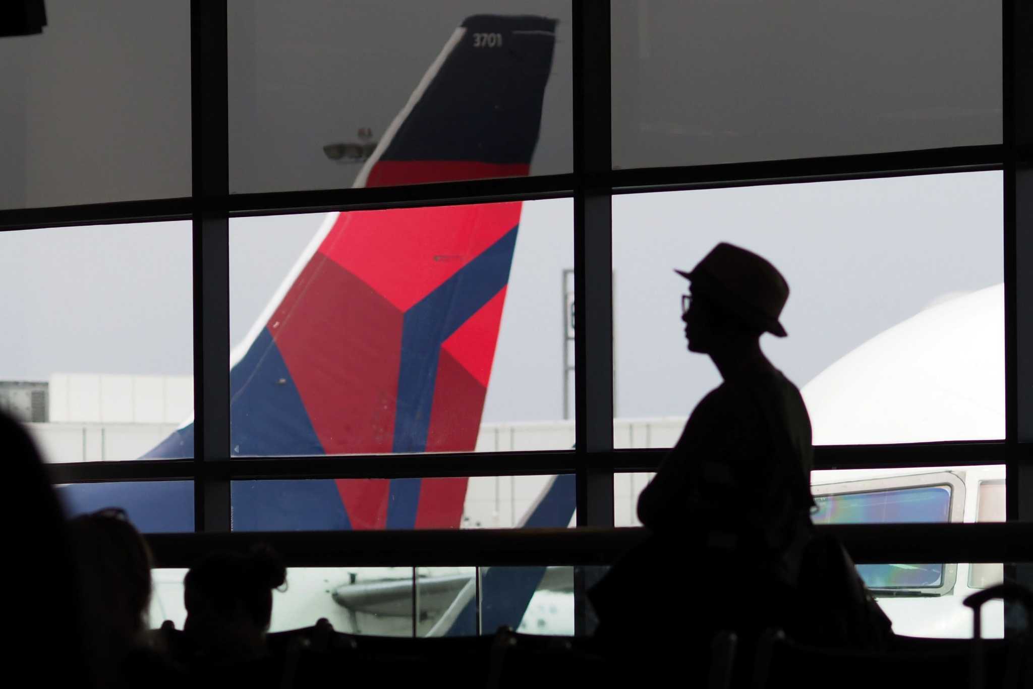 Video Passenger Forcibly Removed From Delta Flight