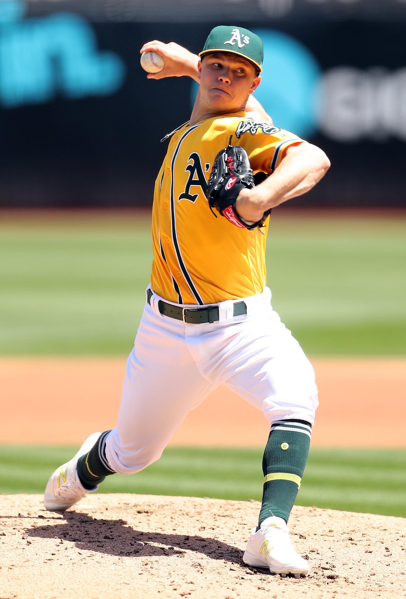 Oakland A's beat Detroit Tigers 8-6 on Ryon Healy's two-run ninth