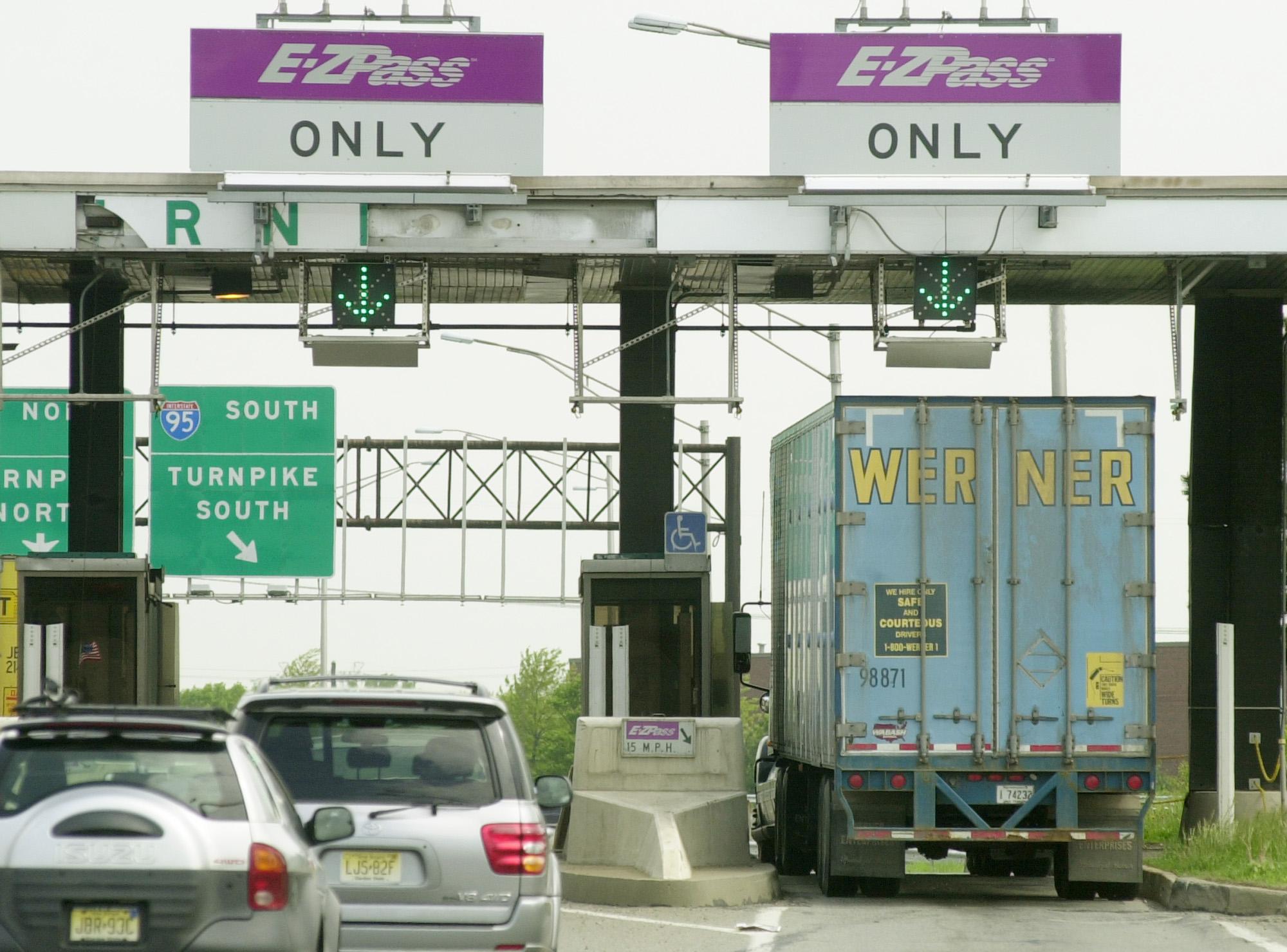 Tolls increase for Massachusetts highway driving without an EZpass