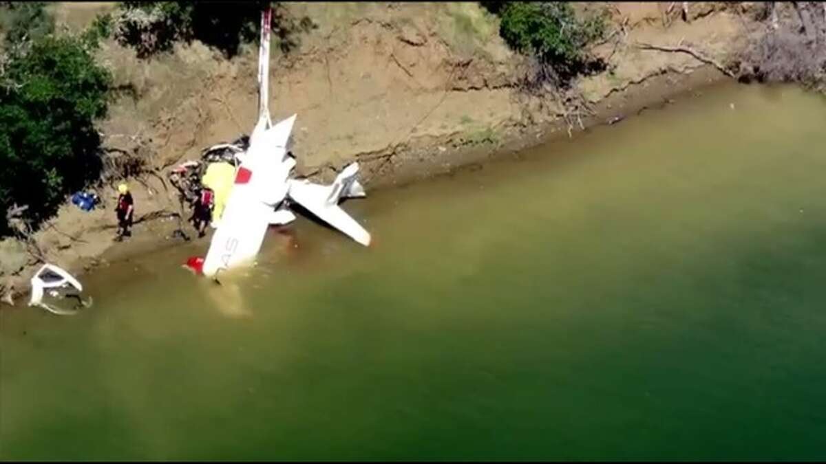 2 people killed in plane crash at Lake Berryessa