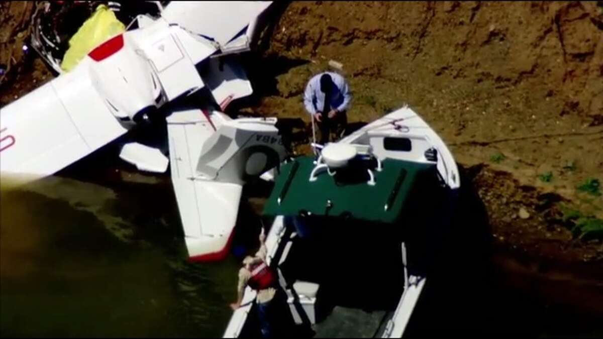 2 people killed in plane crash at Lake Berryessa