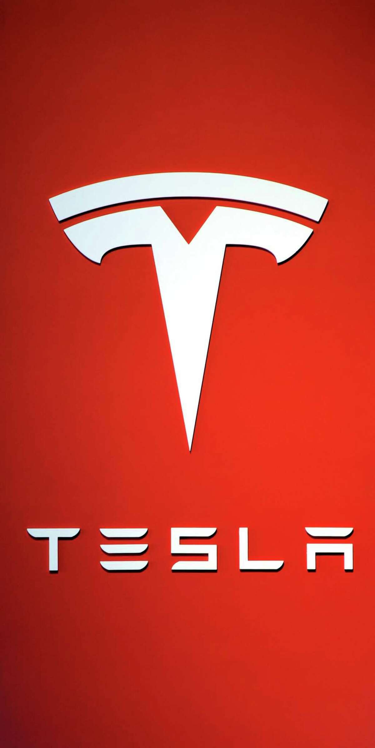 New Tesla Features Auto Pilot Large iPad Delay Lenovo Tablet With  Projector  PCMag