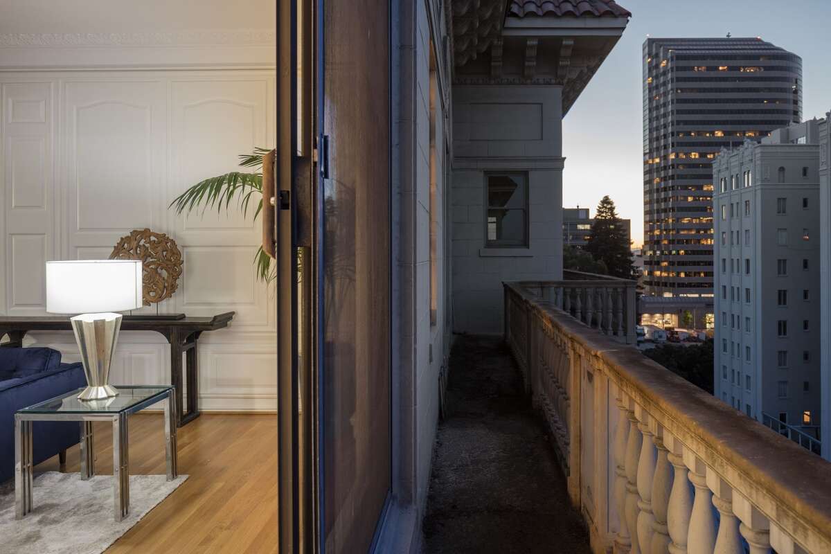 Fifth Avenue? Nope, this swanky $1.2M penthouse is in Oakland - Swank Penthouse Apartment Layouts