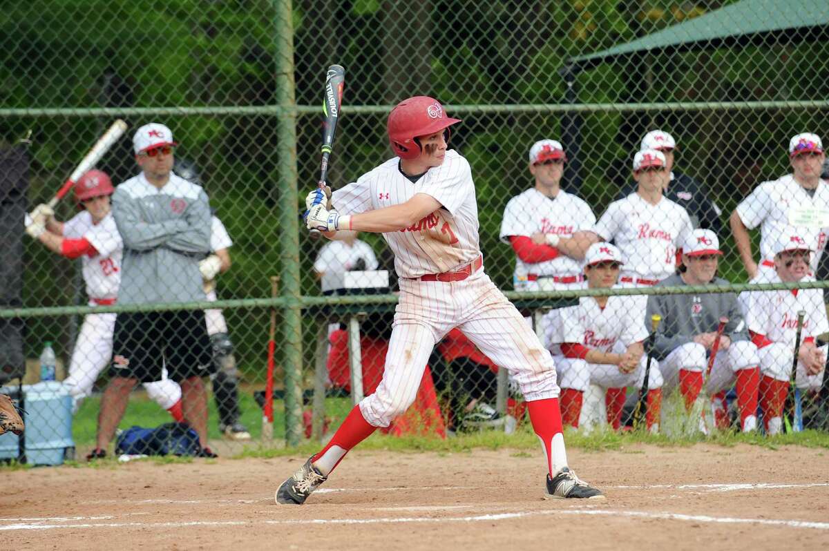 New Canaan scores four in 7th to stun Darien