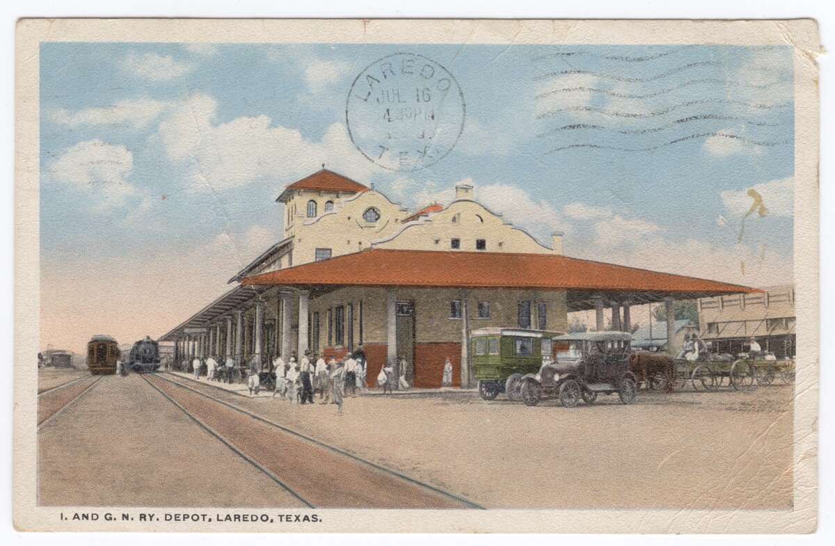 The '20s:The International and great Northern Railway Depot is shown.