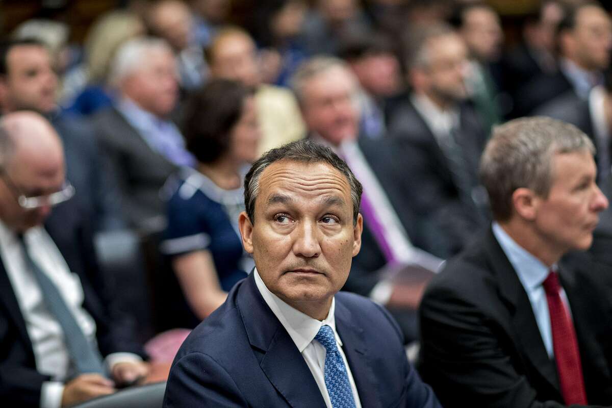 Oscar Munoz, chief executive officer of United Continental Holdings Inc., waits to begin a House Transportation and Infrastructure Committee hearing in Washington, D.C., U.S., on Tuesday, May 2, 2017. Munoz faces the House panels grilling over the violent removal of a passenger from an overcrowded United flight in whats become a familiar Capitol Hill ritual, the rhetorical flogging of executives for corporate misbehavior. Photographer: Andrew Harrer/Bloomberg