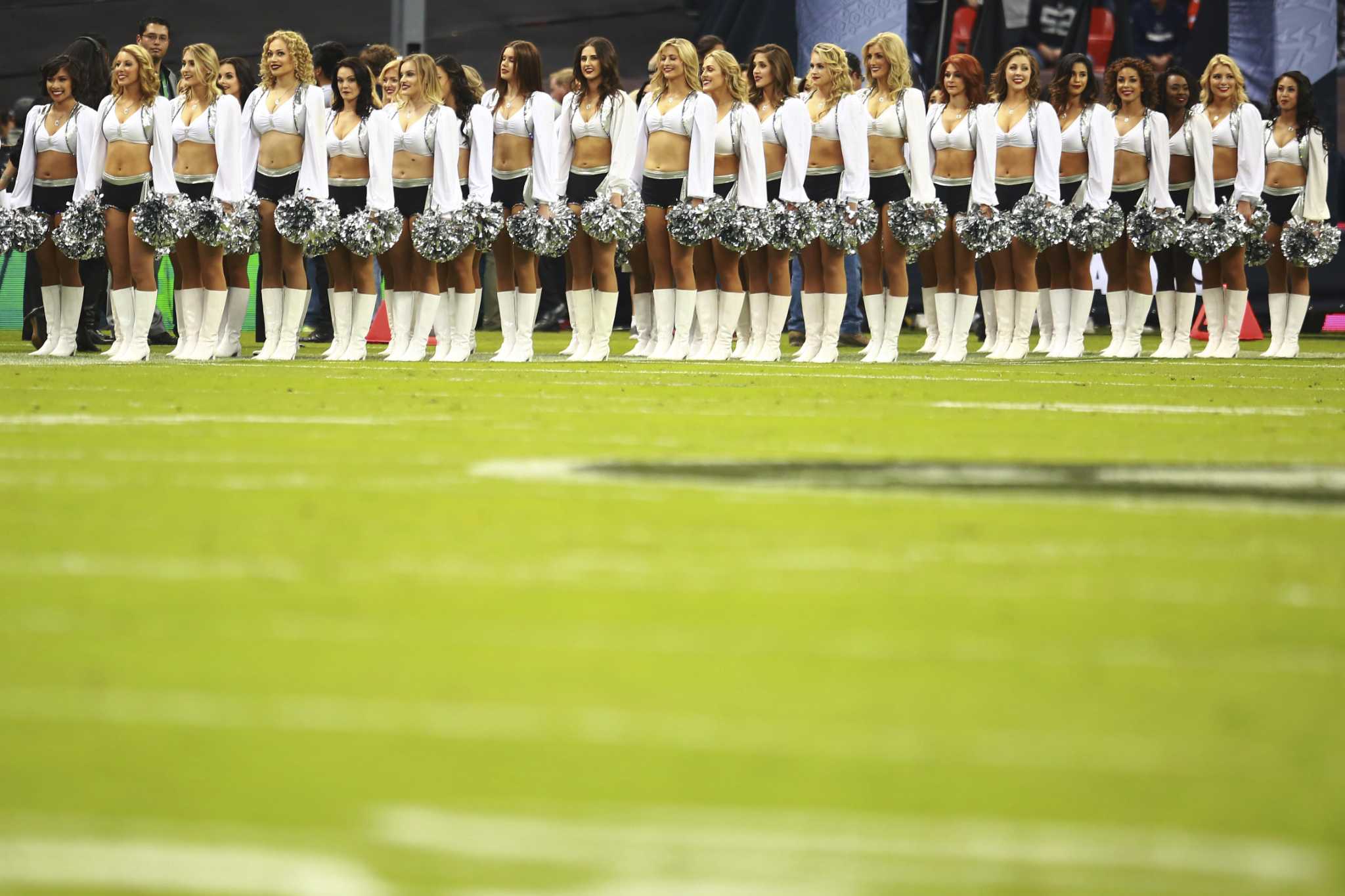 Oakland Raiders cheerleaders: Payment on $1.25 million class-action lawsuit