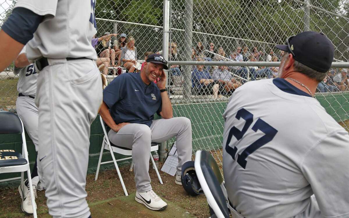 Lance Berkman and Andy Pettitte coach high school baseball Houston