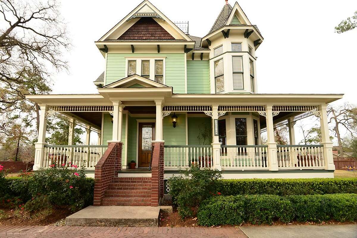 BEFORE: A 2001 Victorian home is nearly unrecognizable after it gets an entire face lift and design overhaul. 