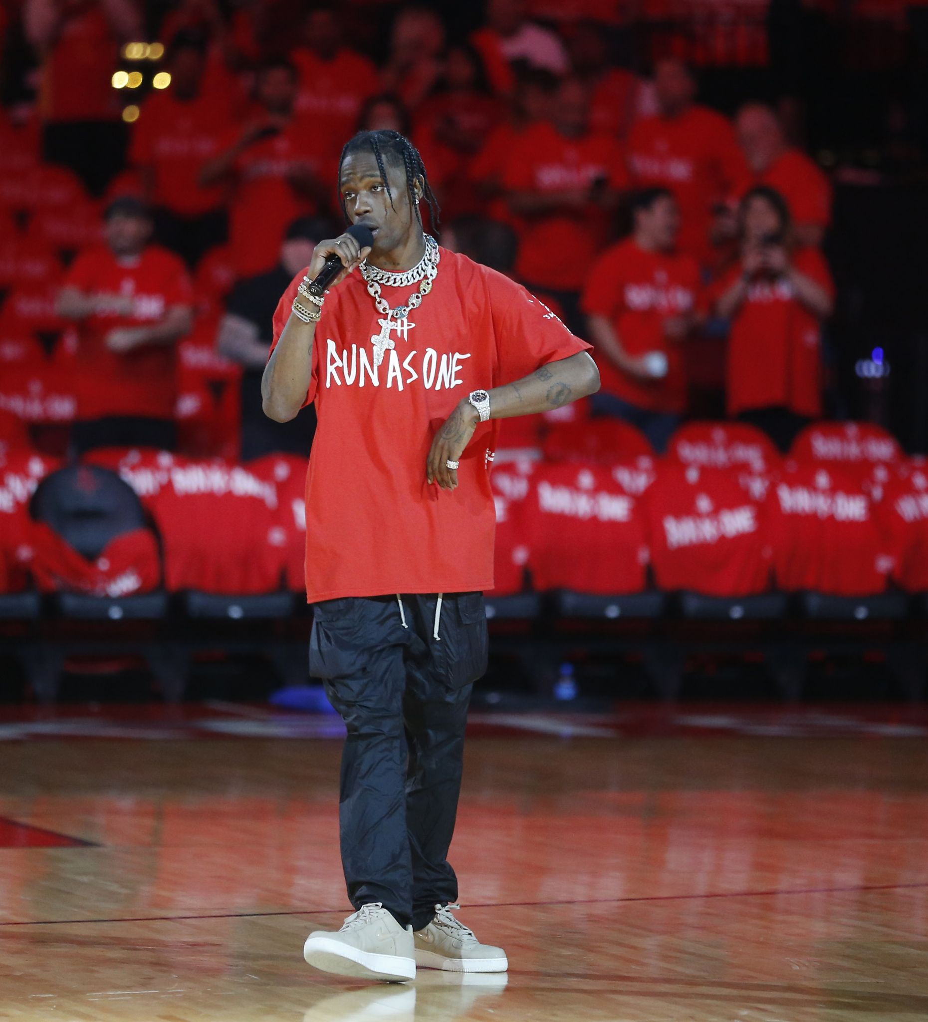 Travis Scott at Astros games, supports most Texas teams - not the Cowboys