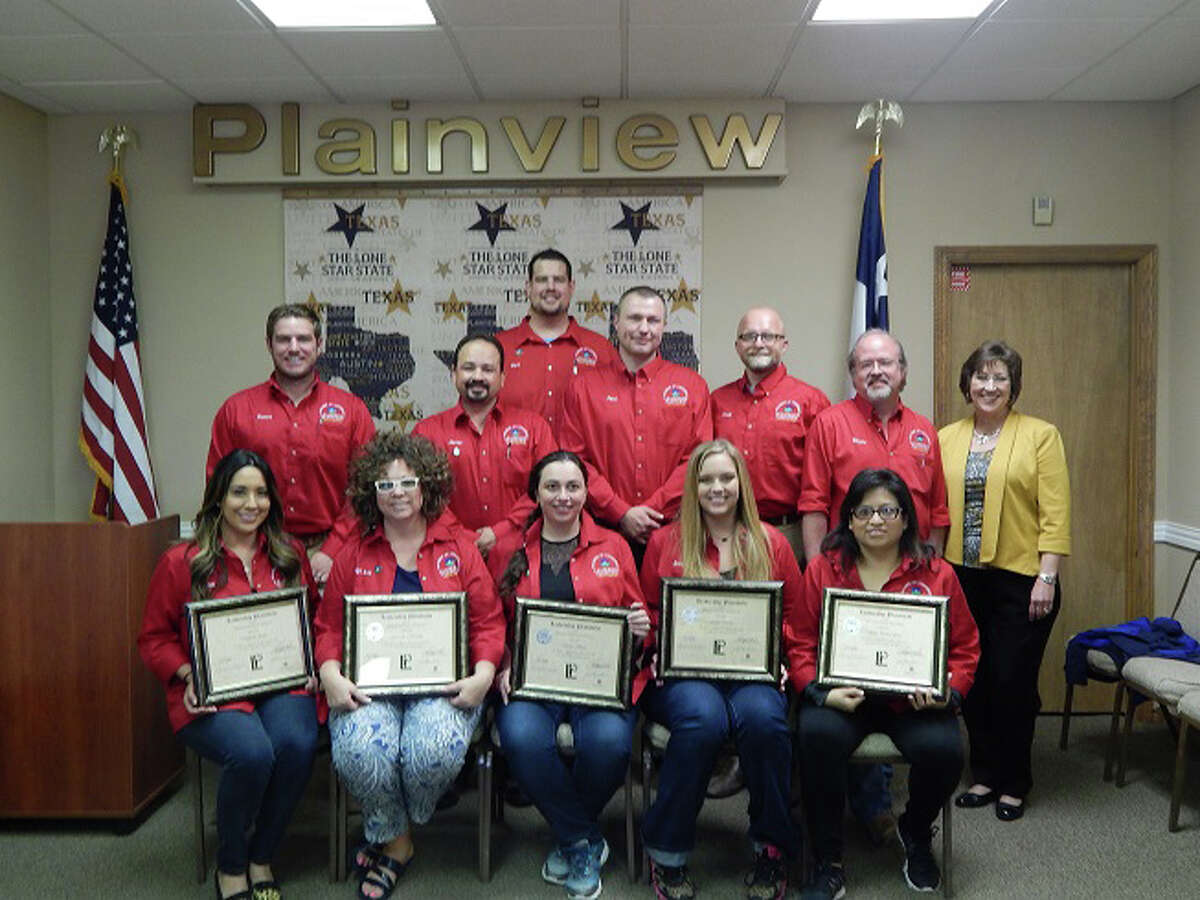 Graduates of the 33rd annual class of Leadership Plainview celebrated the occasion with a special luncheon held at the Chamber of Commerce on May 10. Those receiving diplomas included Kim Griego (front left), Leigh Ann Bradley, Mariya Hapiy, Jordan Dunlap, Sylvia DeLaGarza, Rance Loafman (back left), Javier Lopez, Mark Edlin, Paul Kite, Chad Cain, Leadership Plainview Chairman Shane Harrell and Second Vice President Lezlie Hukill, representing the Chamber board. Not shown are V.J. Kotaiya and Jaime Salinas.