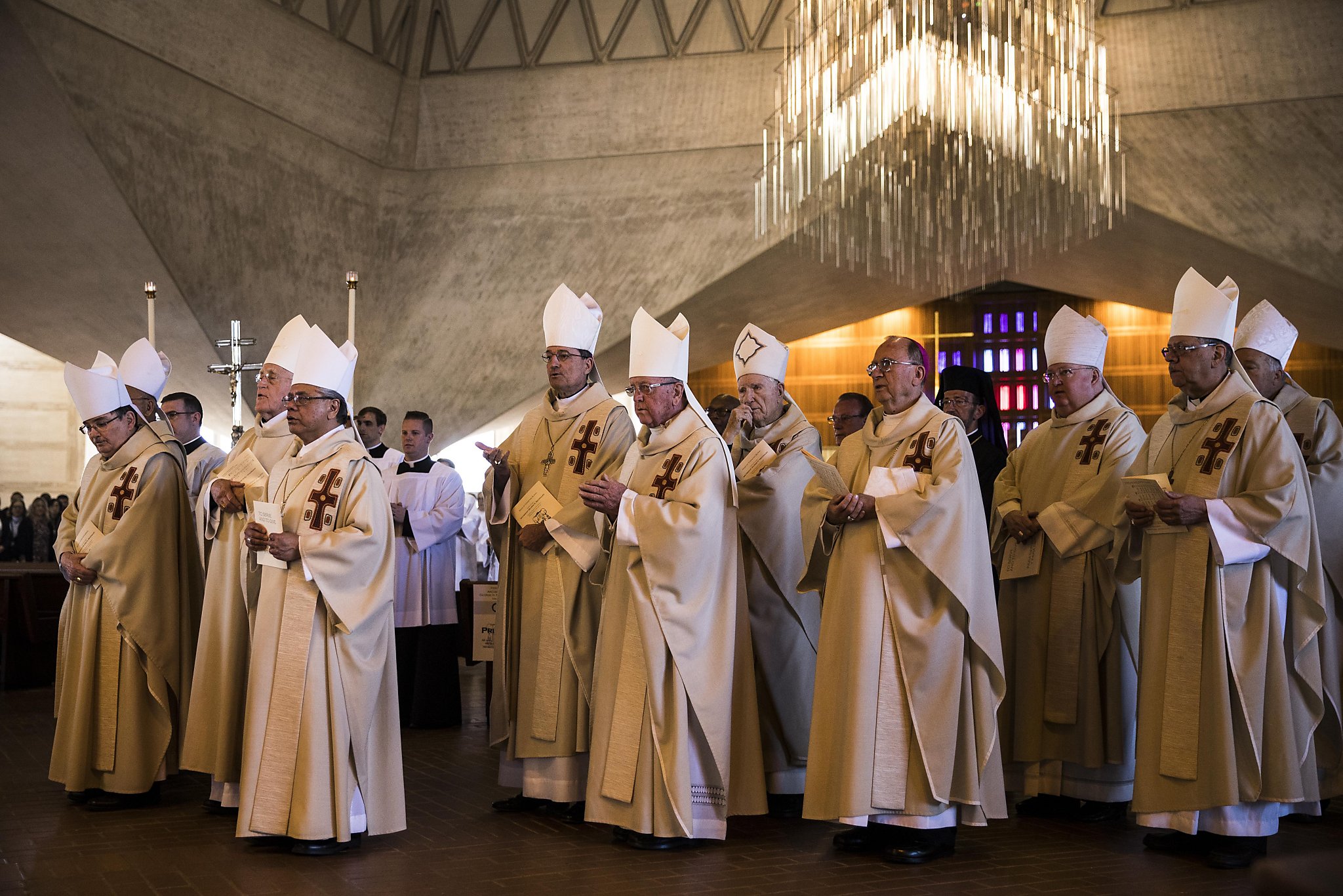 Hundreds Mourn Archbishop George Niederauer At SF Funeral Mass