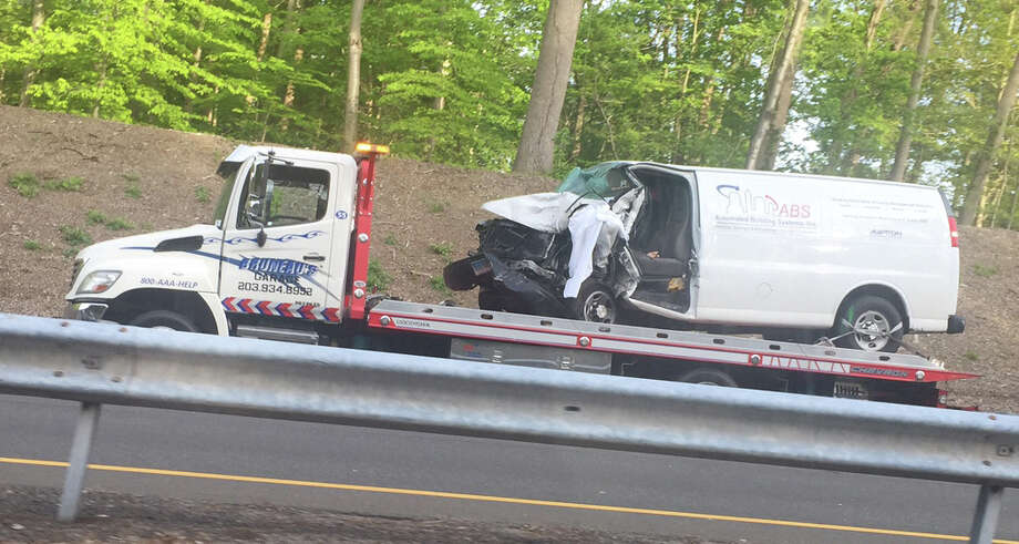 Crash On Merritt Parkway Leaves One Seriously Injured Connecticut Post A Three Car Accident On Route 15 Northbound By Exit 55 Has Caused The Shut