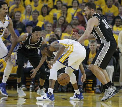 Iguodala Sits Out 2nd Half Of Game 1 With Left Knee Soreness - 