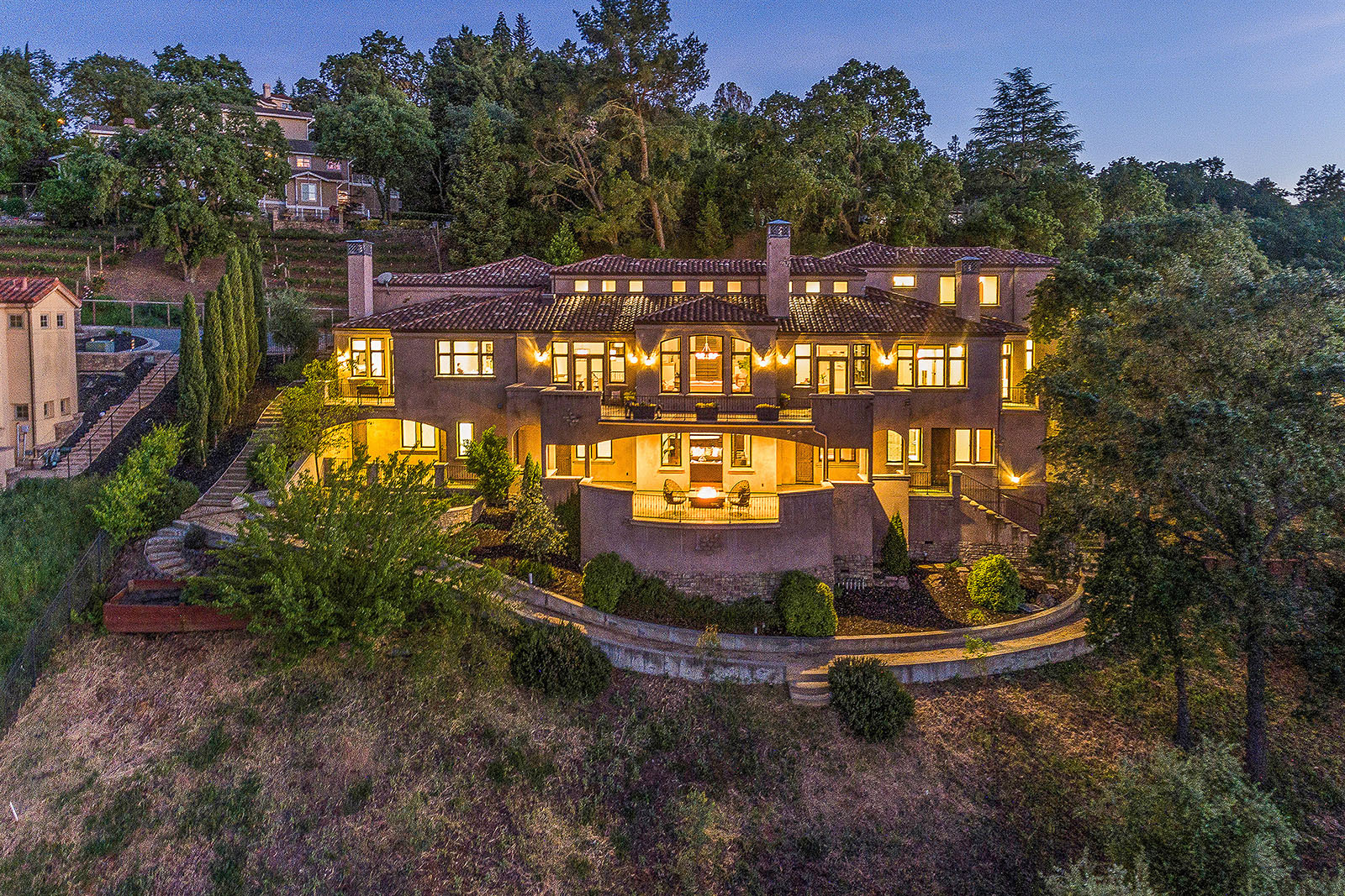 Steph Curry's East Bay estate is back 