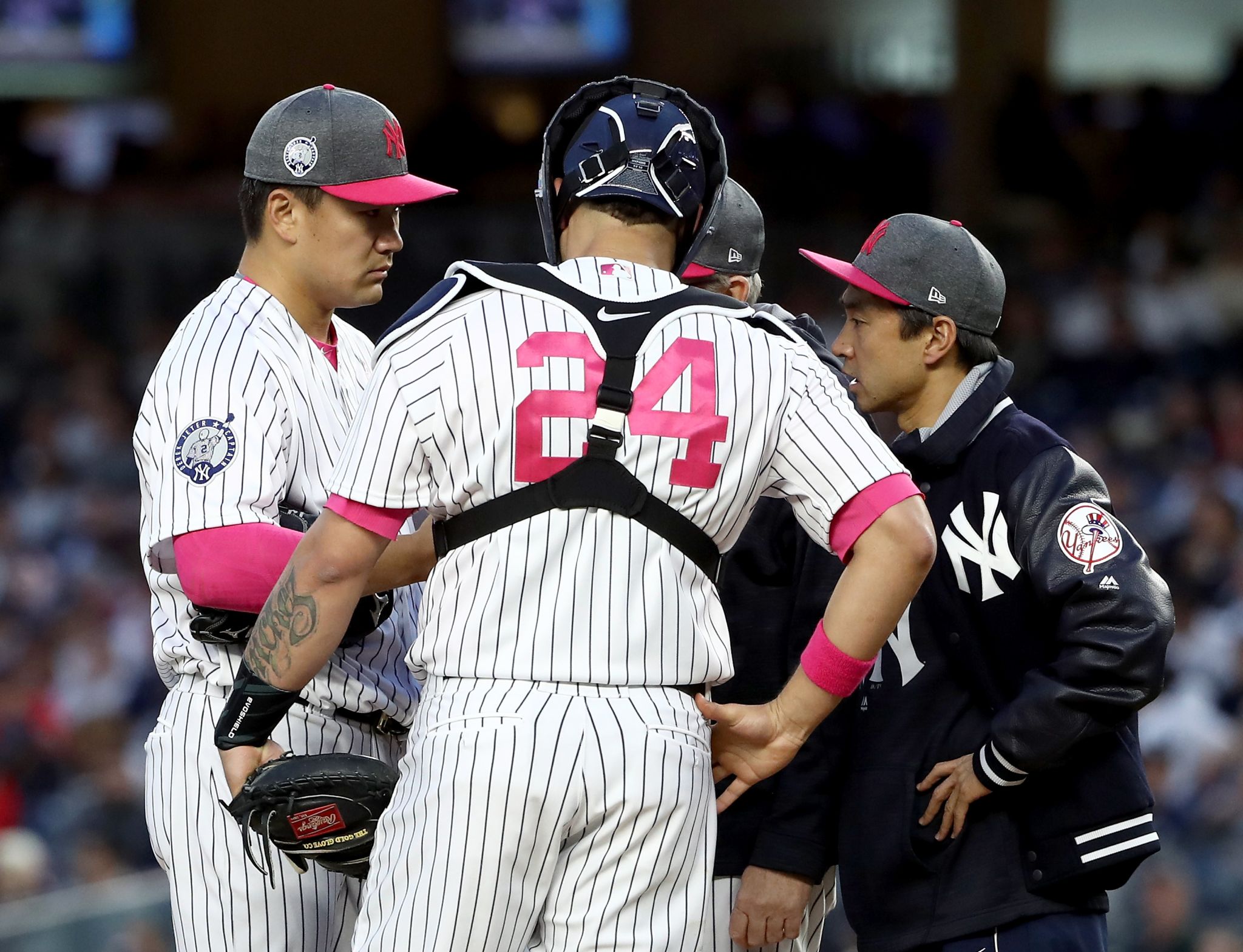 New York Yankees on X: Sporting the pink for Mother's Day