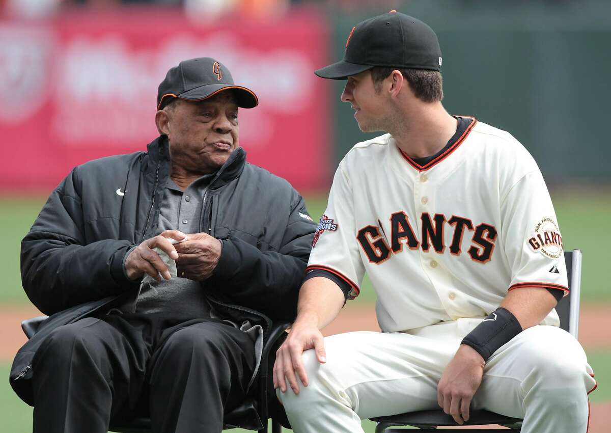 Buster Posey back in lineup, on field as Giants mark Willie Mays