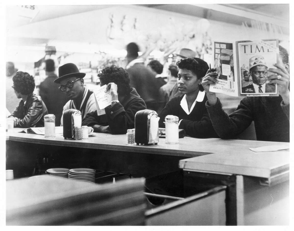 Сегрегация счетов. В кафе сегрегация Германия. 14 Апреля 1960. Lunch Counter sit ins.