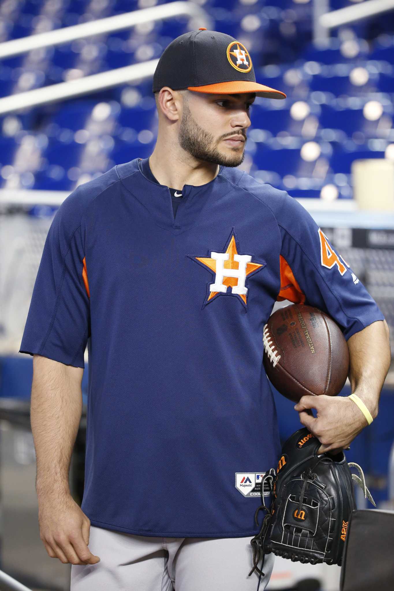 Astros' Yuli Gurriel will face hostile environment at Dodger Stadium –  Daily News