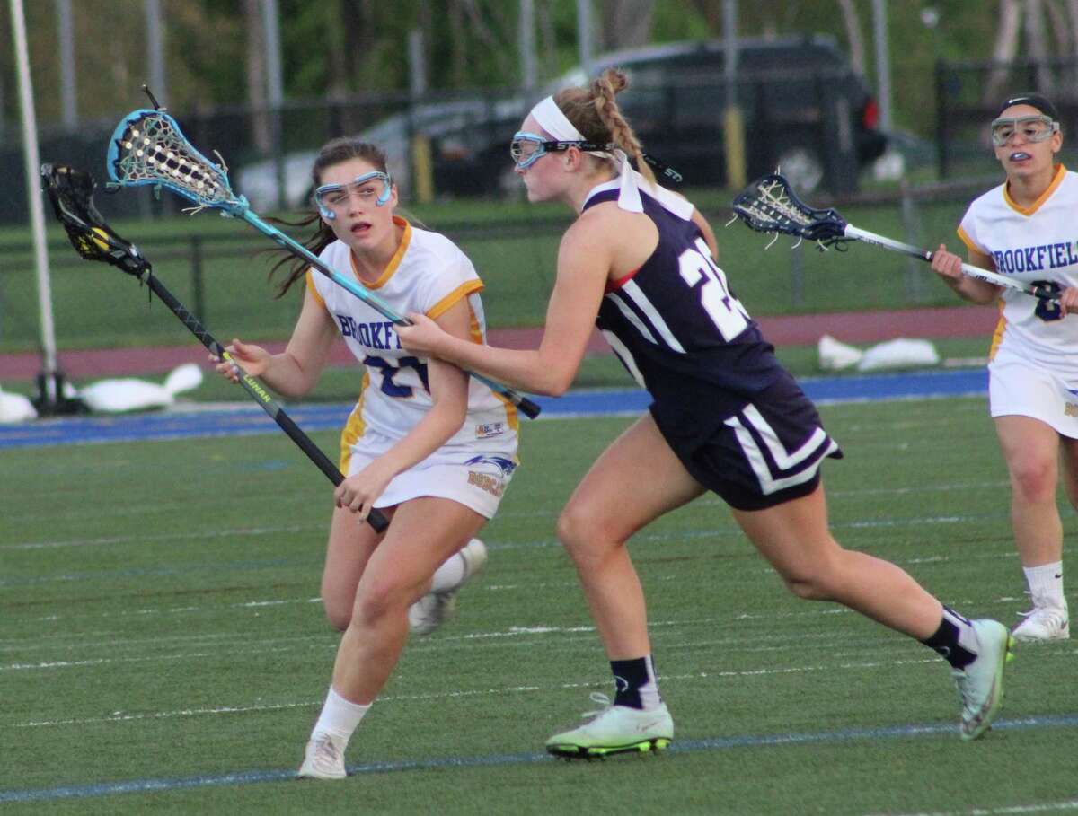 Brookfield girls lacrosse team celebrates Senior Night with a victory