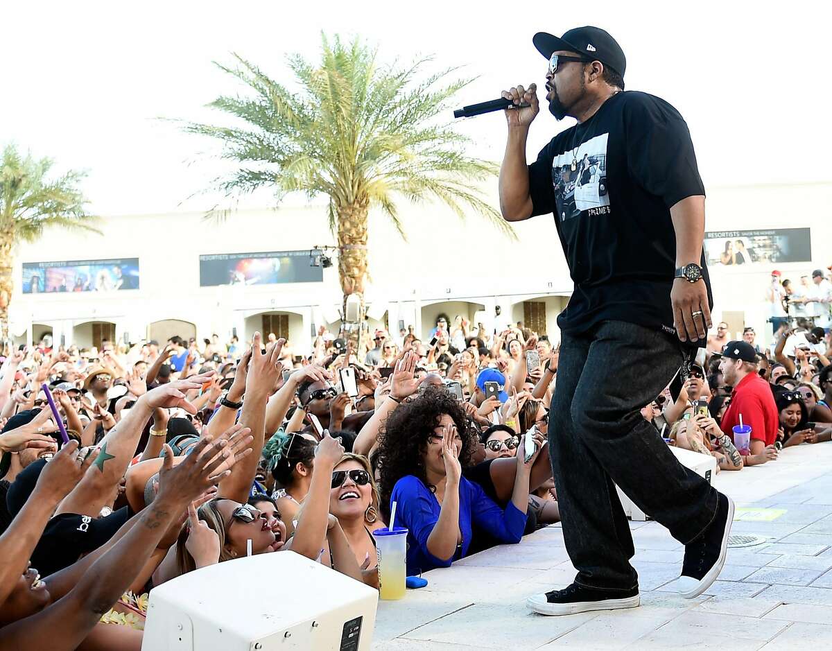 LAS VEGAS, NV - MAY 06: Rapper Ice Cube performs at Daylight Beach Club at the Mandalay Bay Resort and Casino on May 6, 2017 in Las Vegas, Nevada. (Photo by David Becker/Getty Images for Daylight Beach Club)