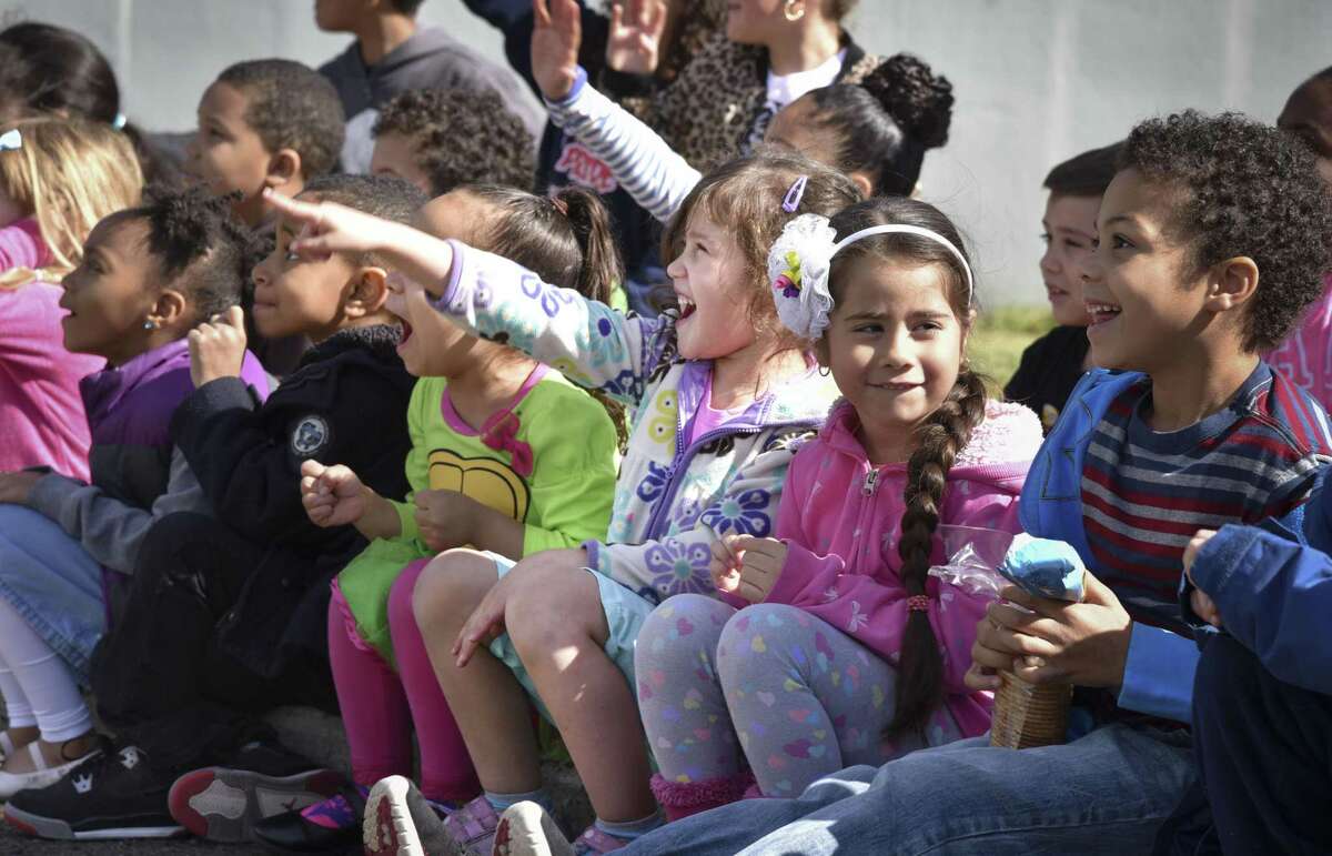 6 to 6 treated to visit from police dog and helicopter