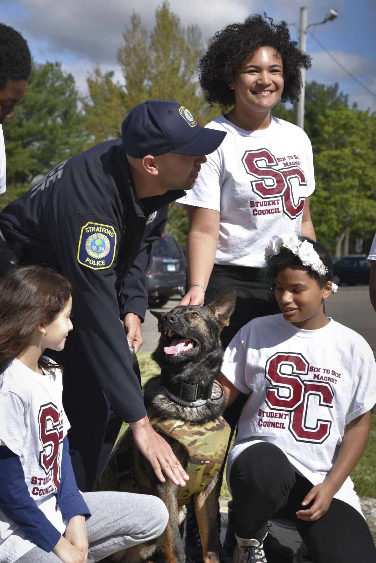 6 to 6 treated to visit from police dog and helicopter