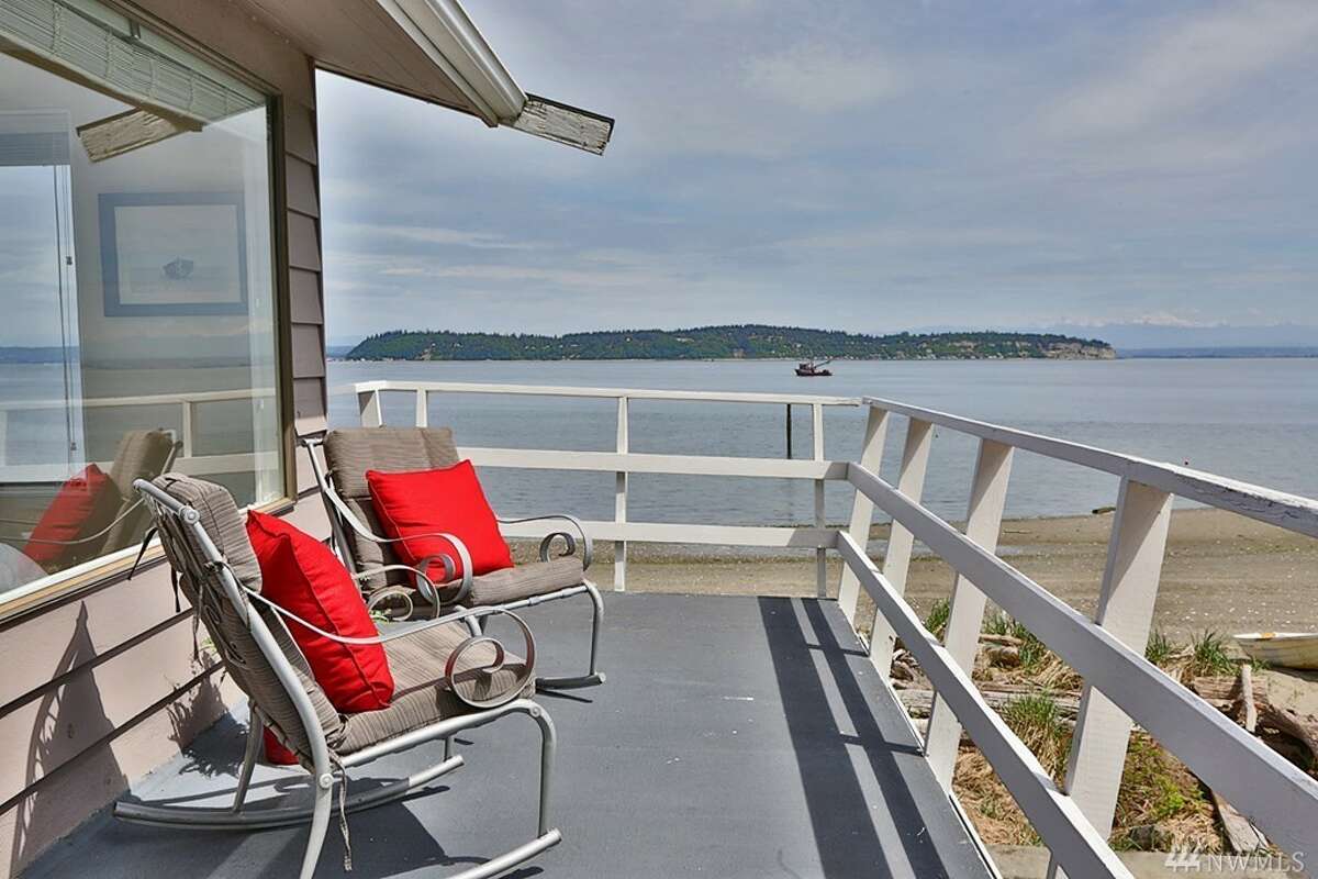 Quaint beach house on the shores of Whidbey Island hits market