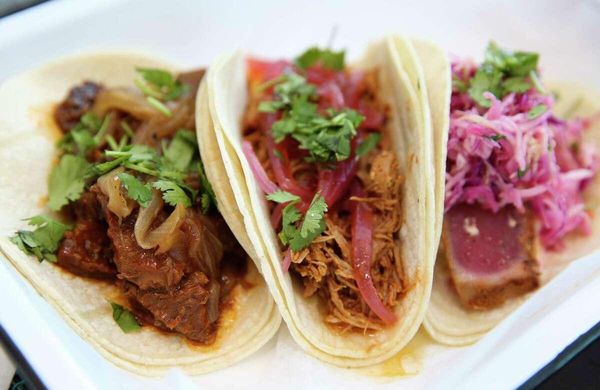 How to kill time in Houston's two airports (especially during the holidays)